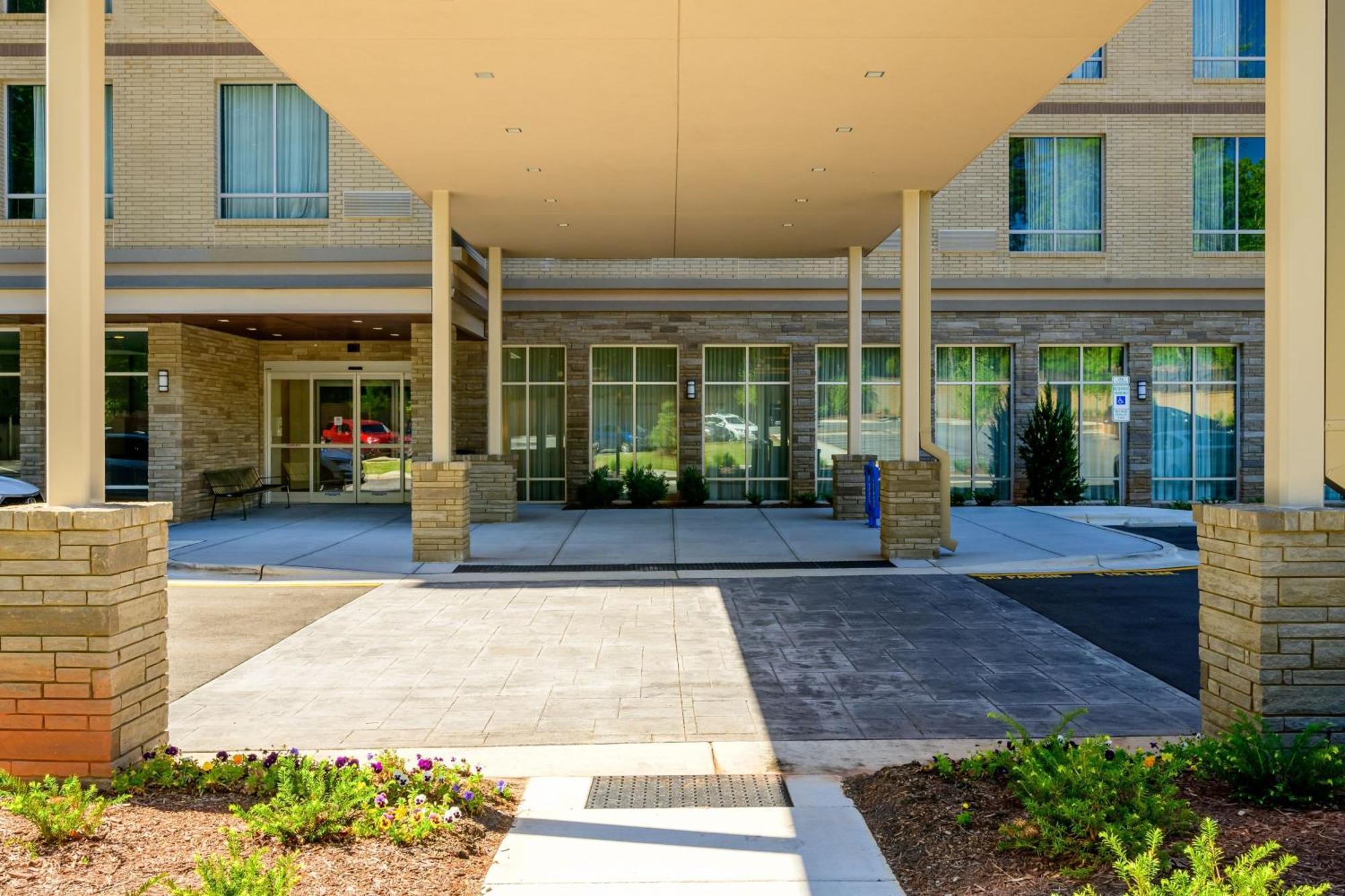 Hotel Courtyard By Marriott Raleigh Cary Crossroads Esterno foto