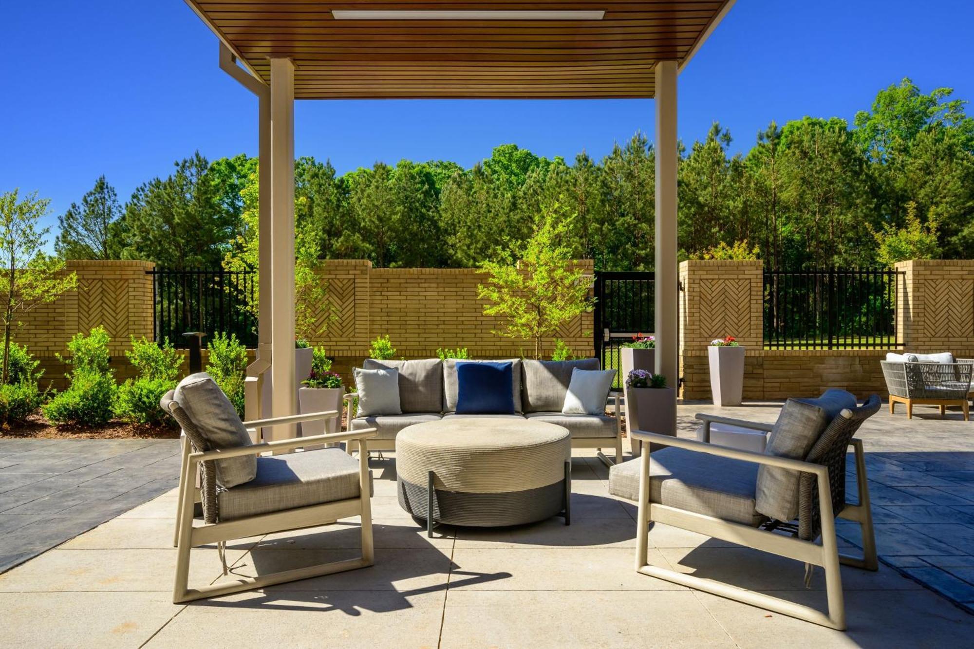 Hotel Courtyard By Marriott Raleigh Cary Crossroads Esterno foto