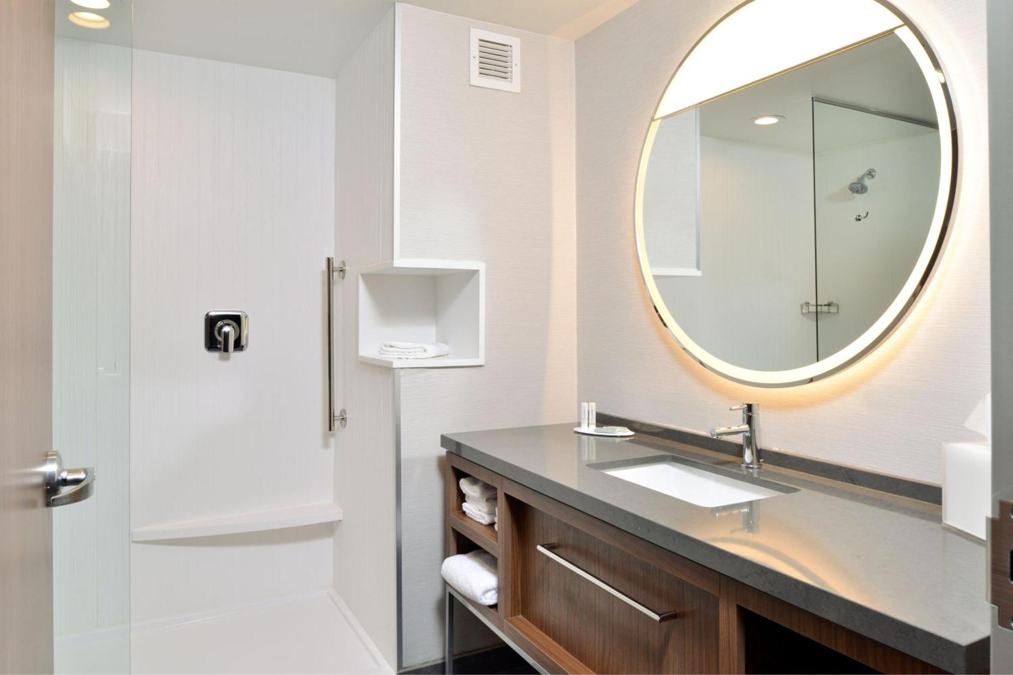 Hotel Courtyard By Marriott Raleigh Cary Crossroads Esterno foto