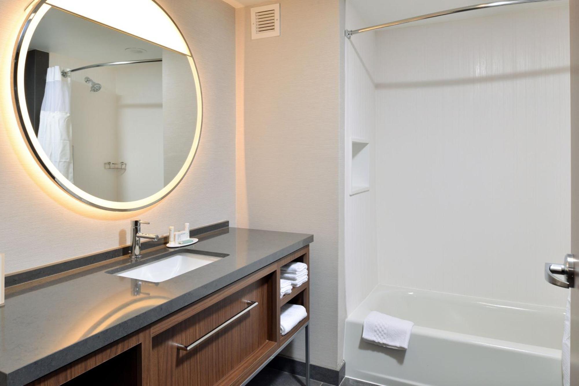 Hotel Courtyard By Marriott Raleigh Cary Crossroads Esterno foto