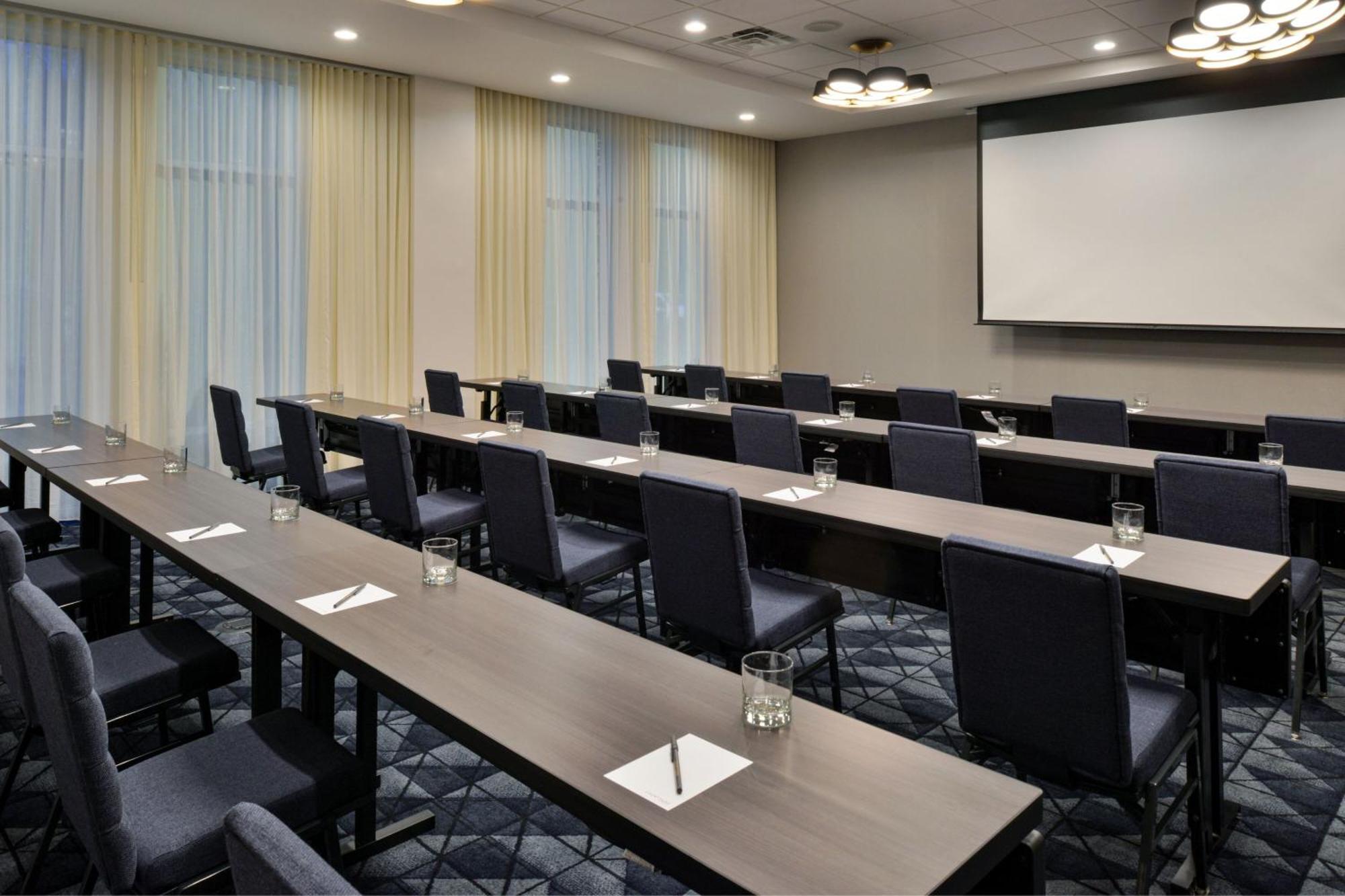 Hotel Courtyard By Marriott Raleigh Cary Crossroads Esterno foto