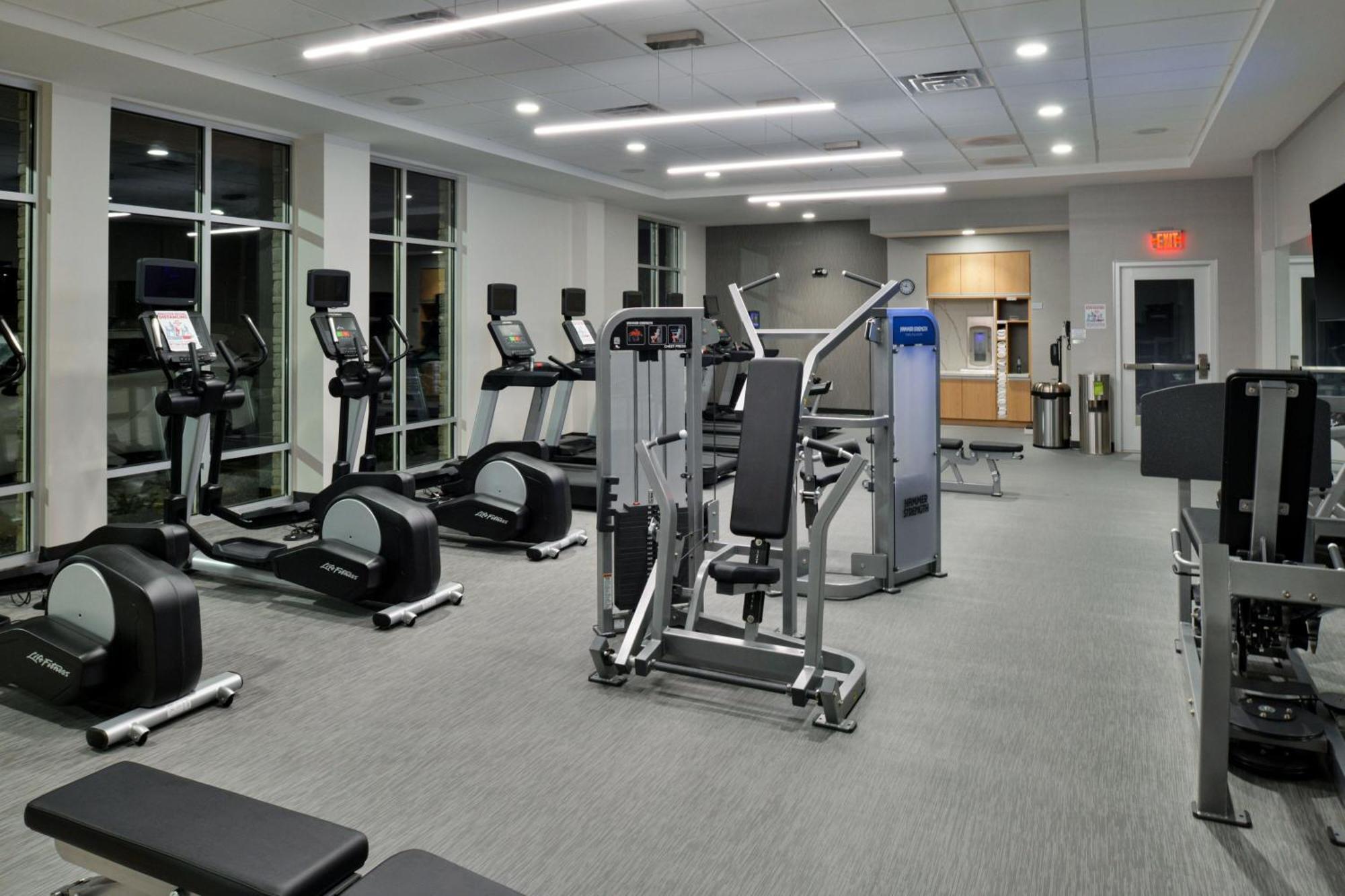 Hotel Courtyard By Marriott Raleigh Cary Crossroads Esterno foto