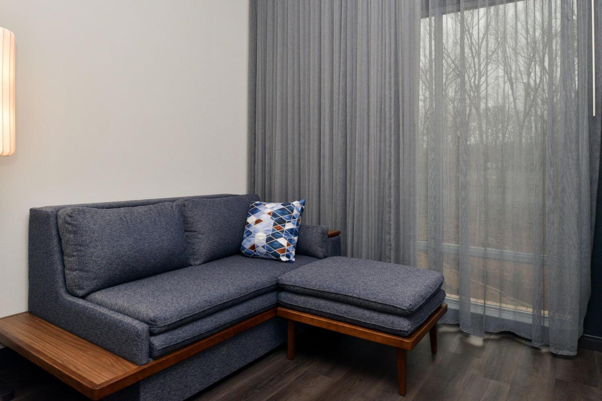 Hotel Courtyard By Marriott Raleigh Cary Crossroads Esterno foto